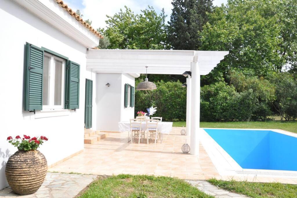 Villa Erietta Near Lefkas Center Apolpaina Екстер'єр фото