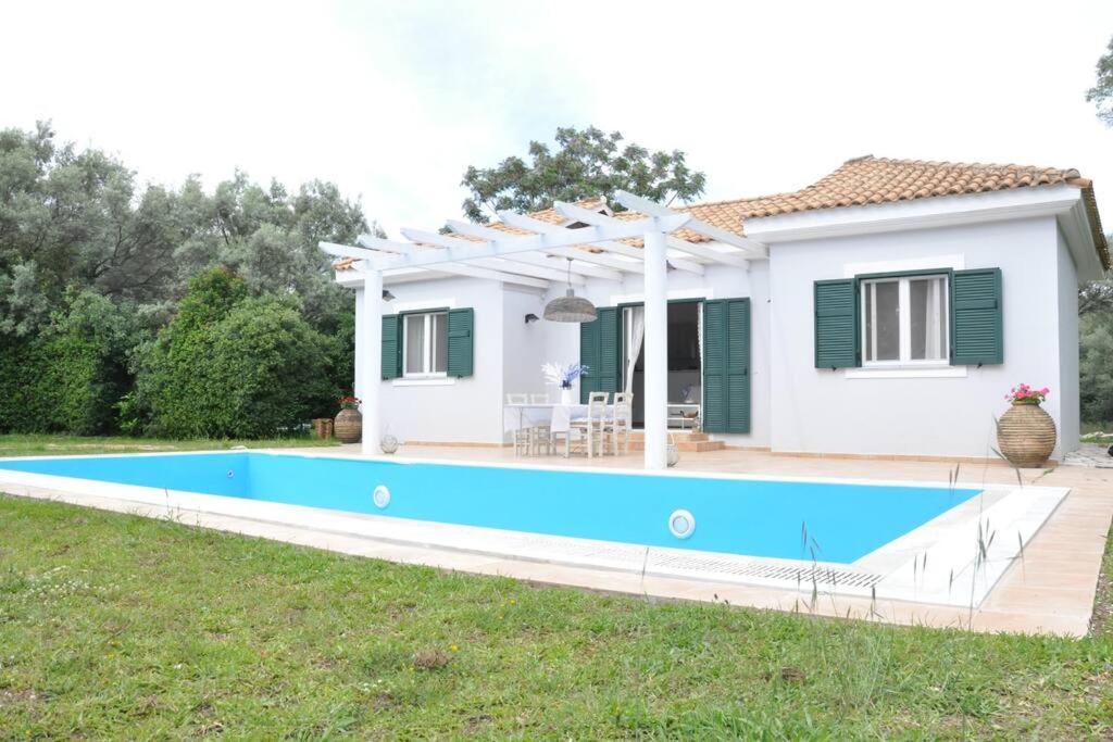 Villa Erietta Near Lefkas Center Apolpaina Екстер'єр фото
